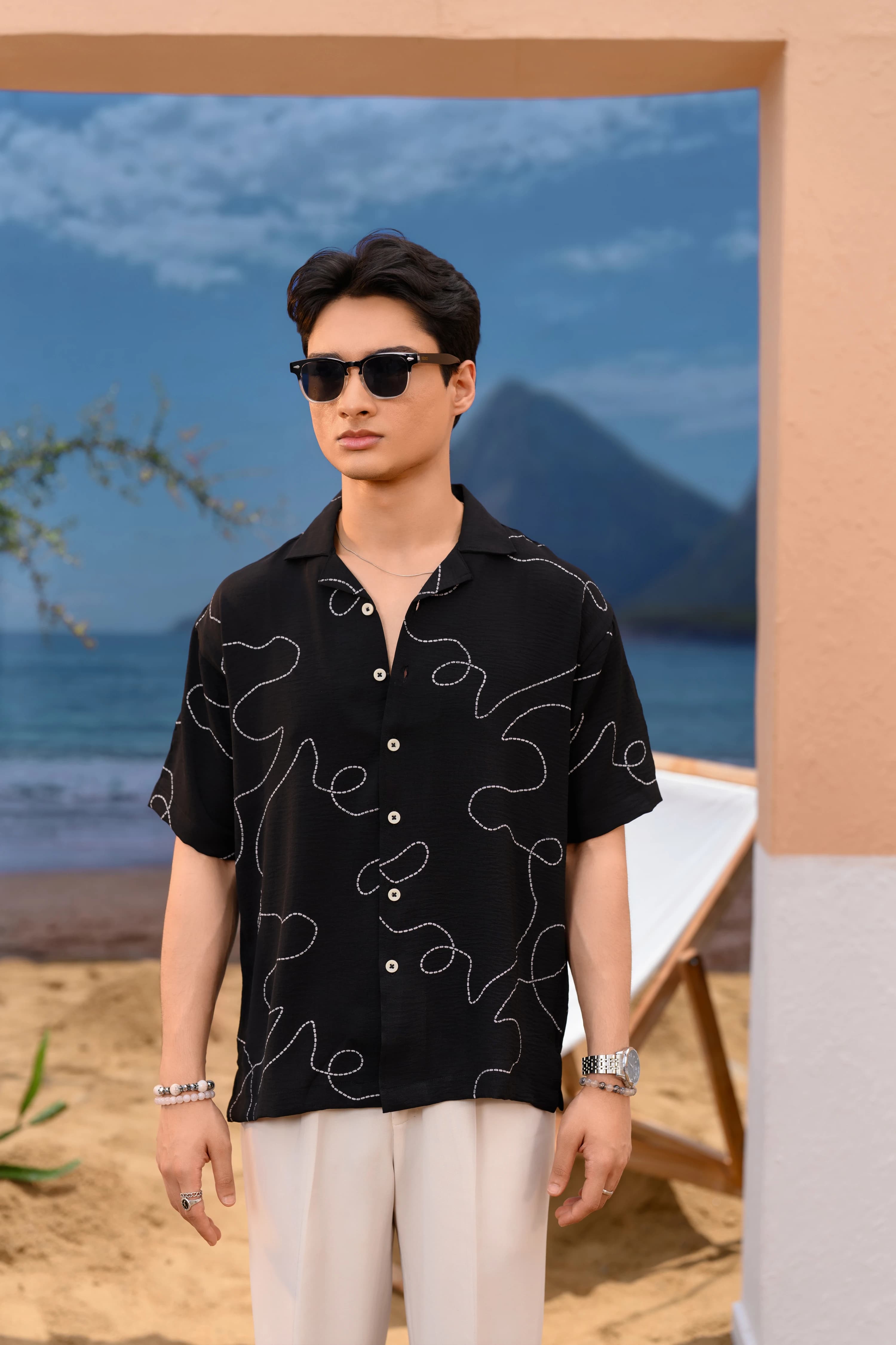 Relaxed Drop Shoulder Shirt | Black