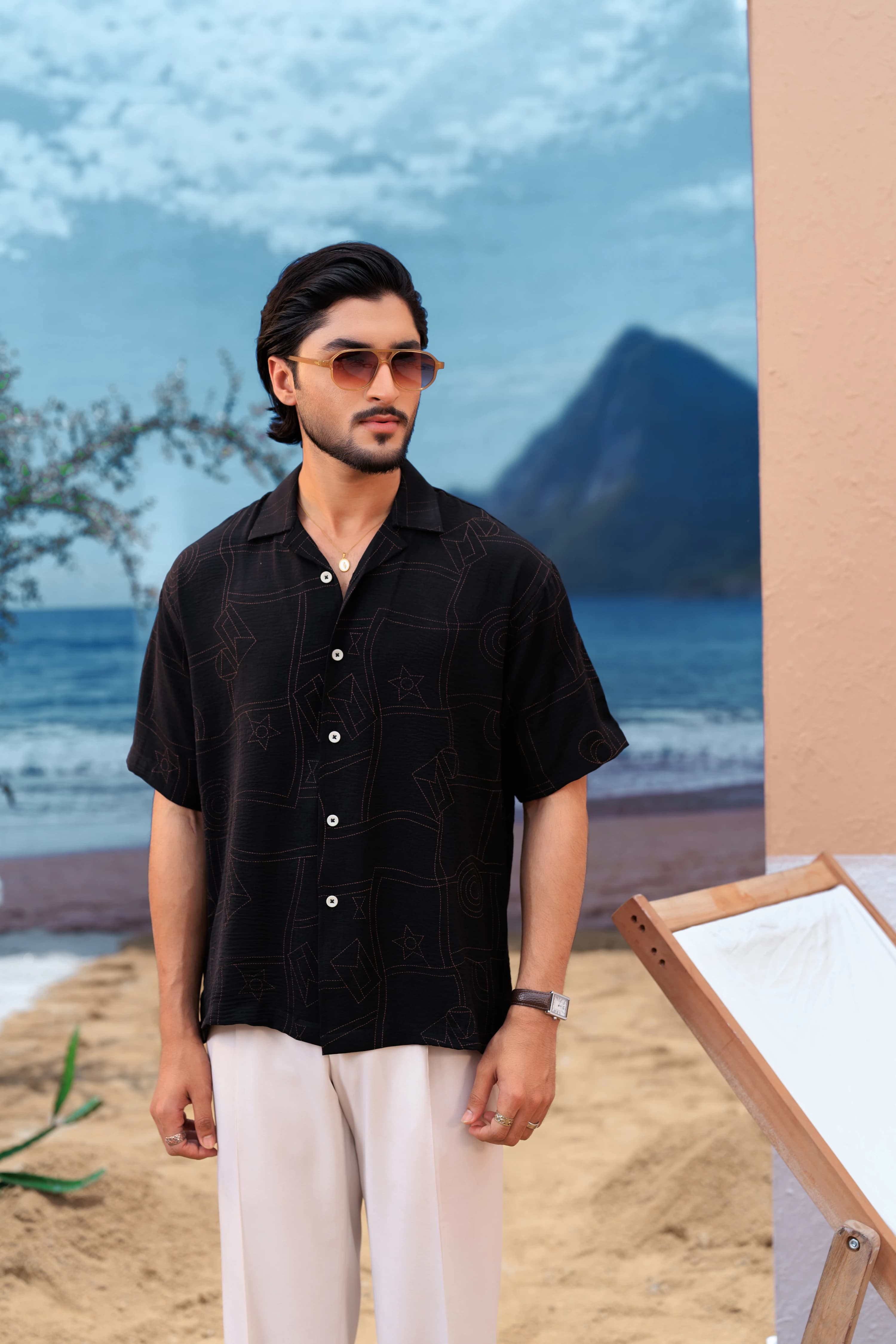 Half  Crop Boxy Shirt | Black thumbnail 4
