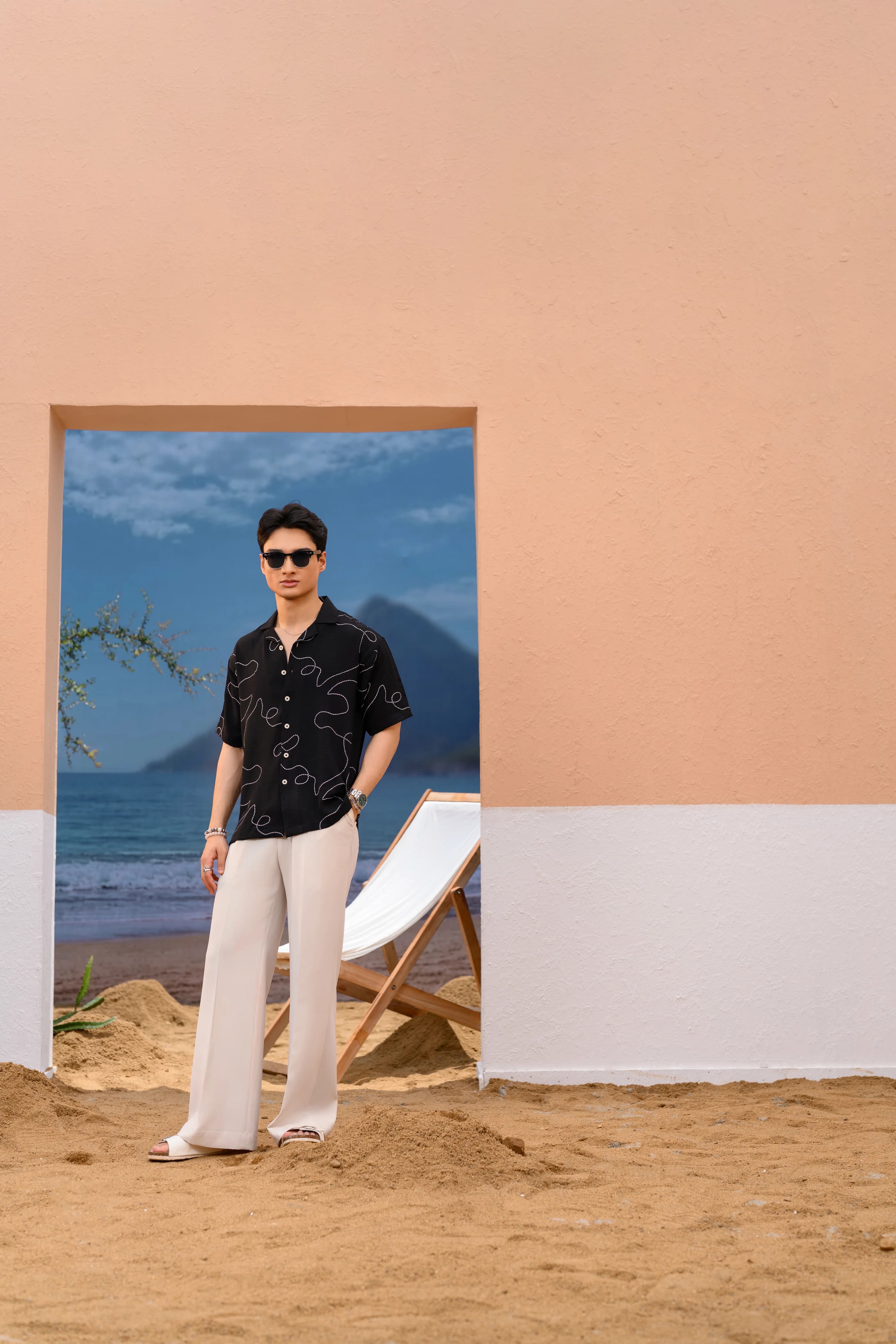 Relaxed Drop Shoulder Shirt | Black