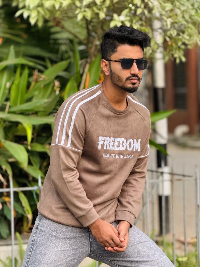 Premium Sweatshirt 